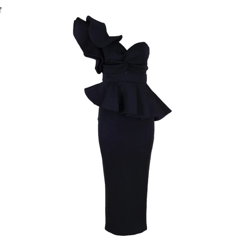Elegant strapless cocktail dress