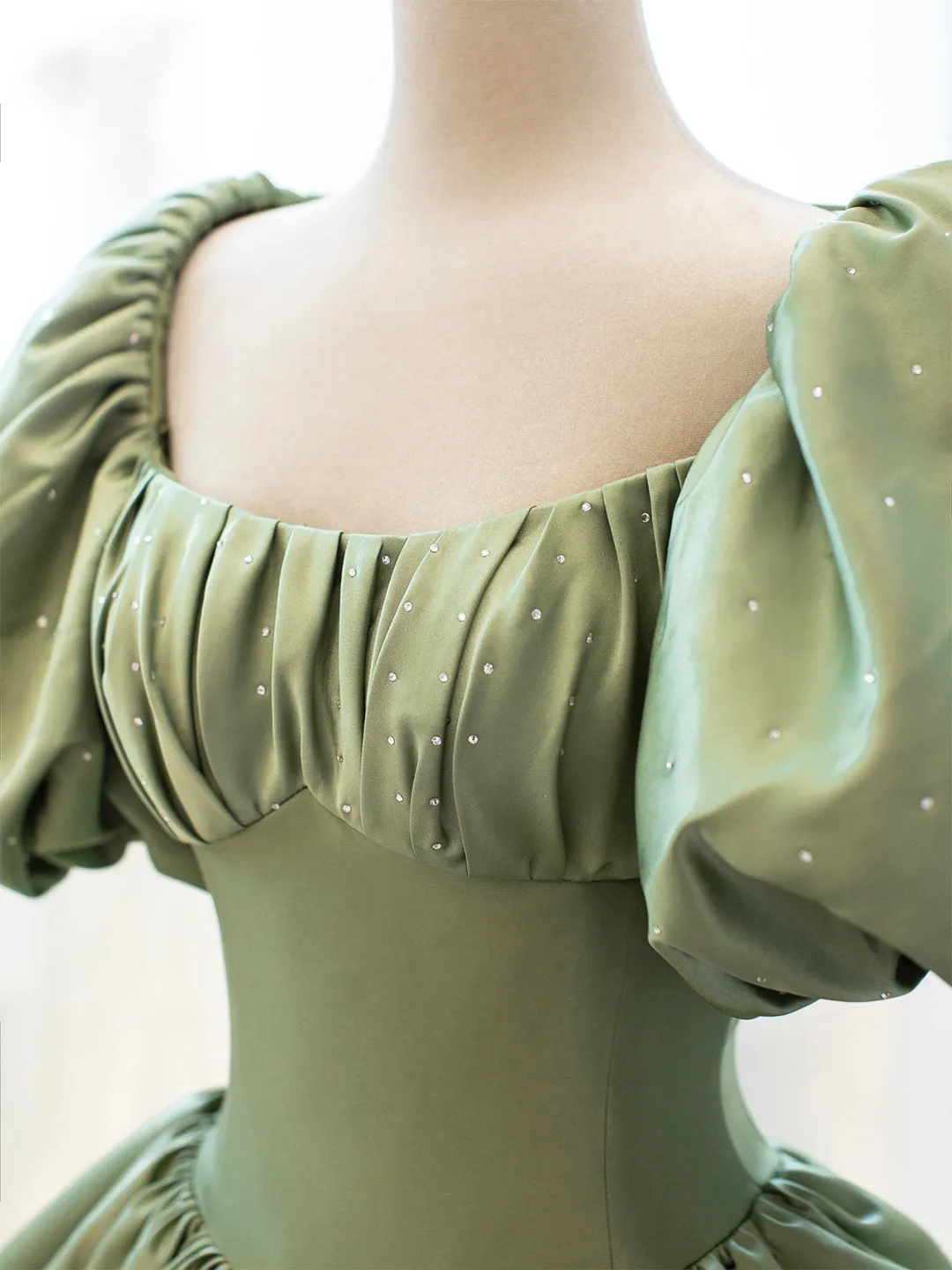 Green Satin Formal Evening Gown with Puff Sleeve A-Line Long Prom Dress