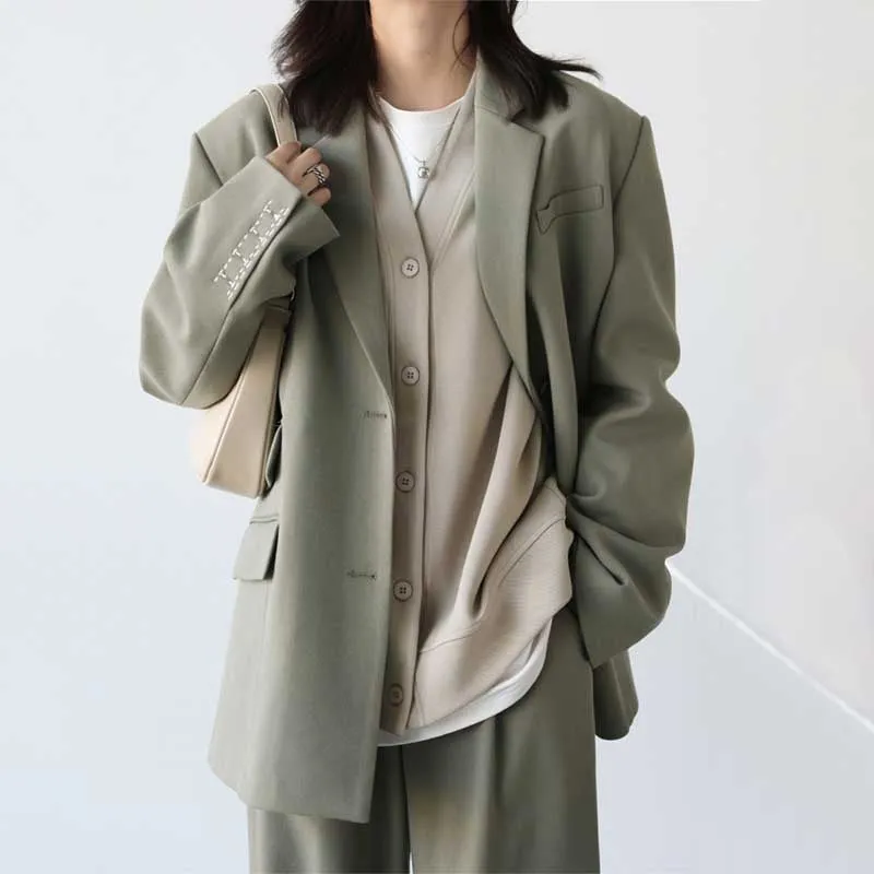 Loose V-Neck Buttoned Cardigan