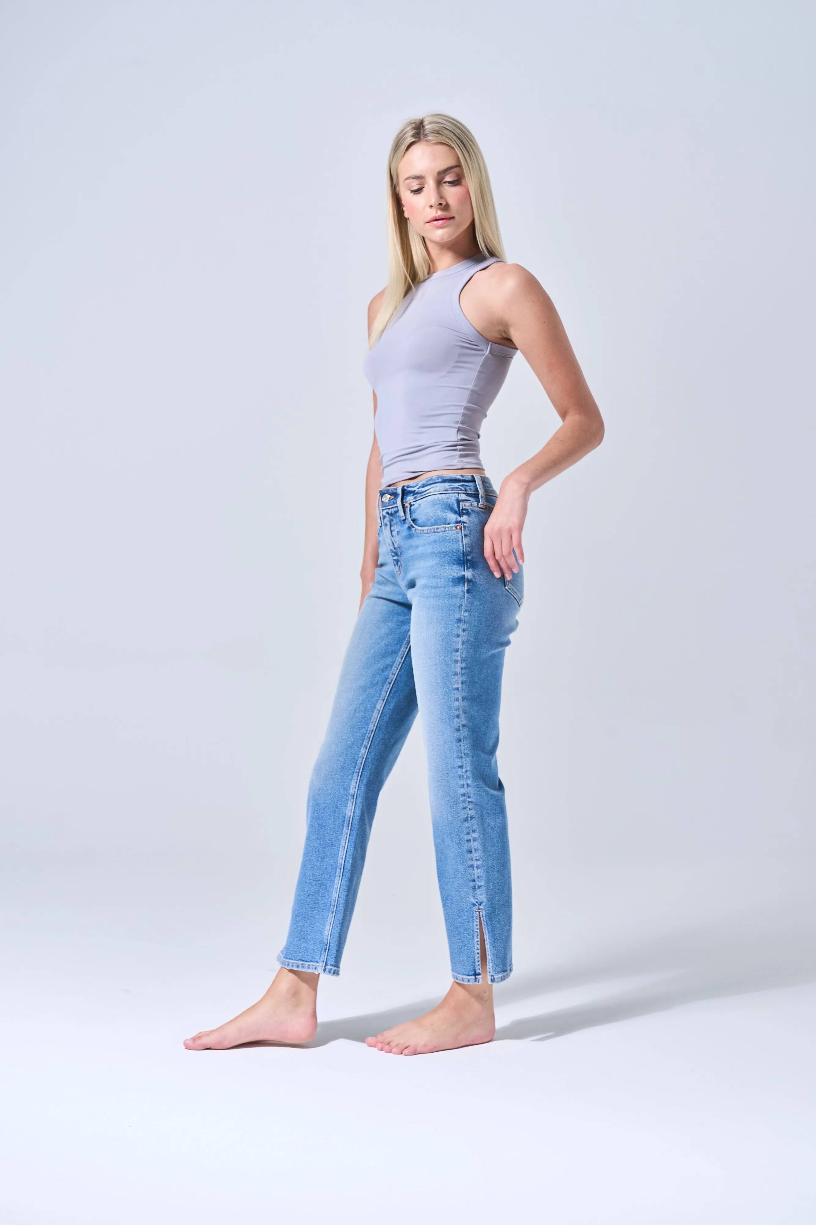 MID RISE STRETCH STRAGHT W/SIDE SLITS IN MEDIUM   /  SP-P12300ML