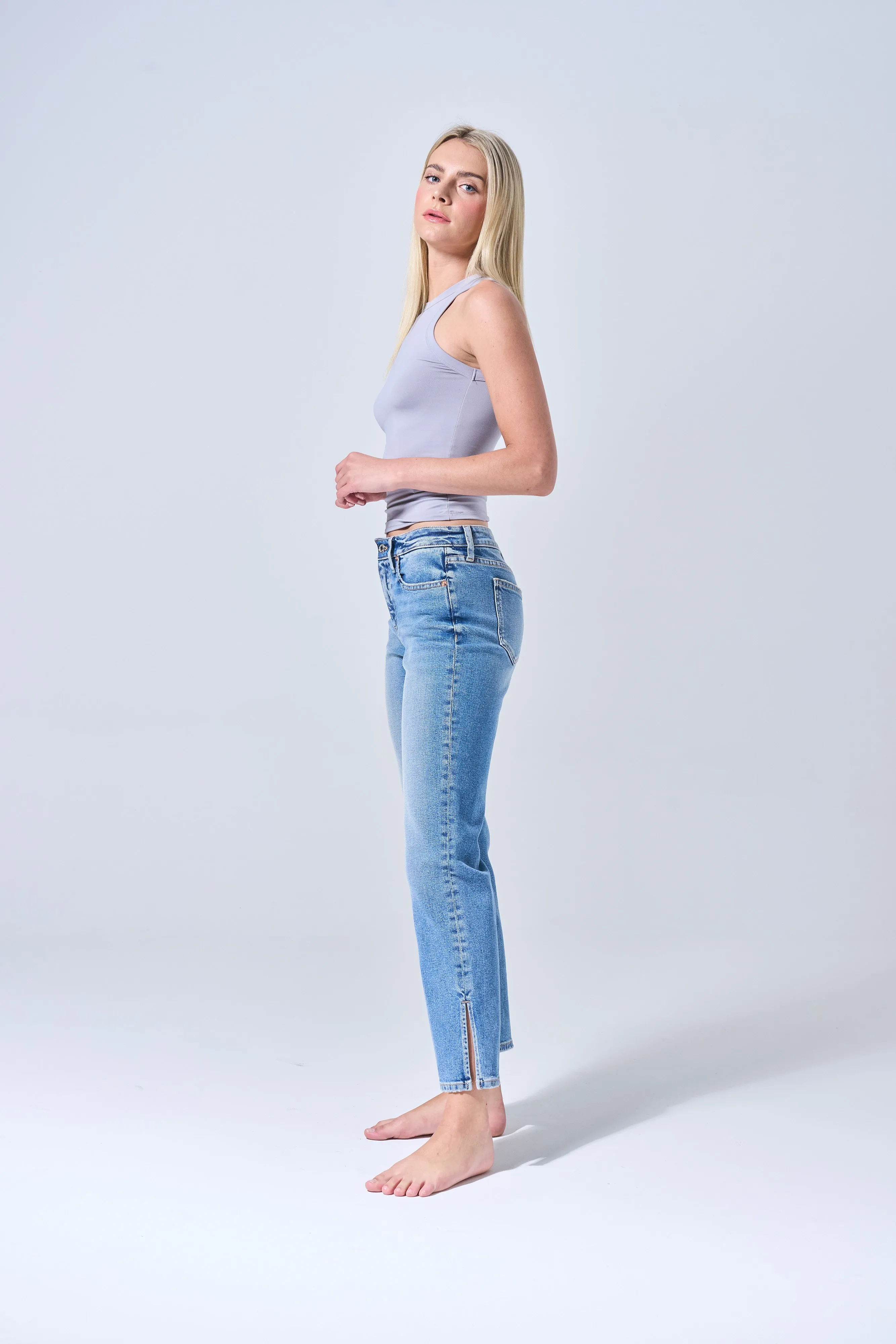 MID RISE STRETCH STRAGHT W/SIDE SLITS IN MEDIUM   /  SP-P12300ML