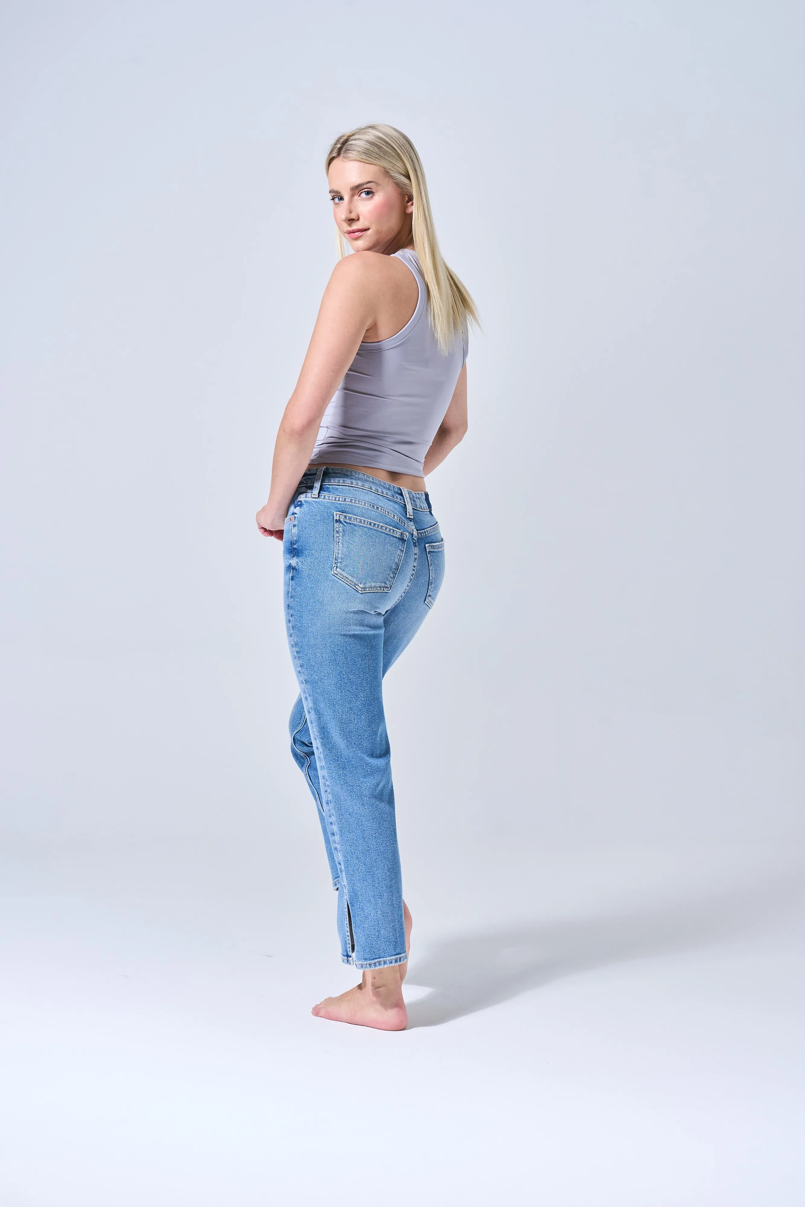 MID RISE STRETCH STRAGHT W/SIDE SLITS IN MEDIUM   /  SP-P12300ML
