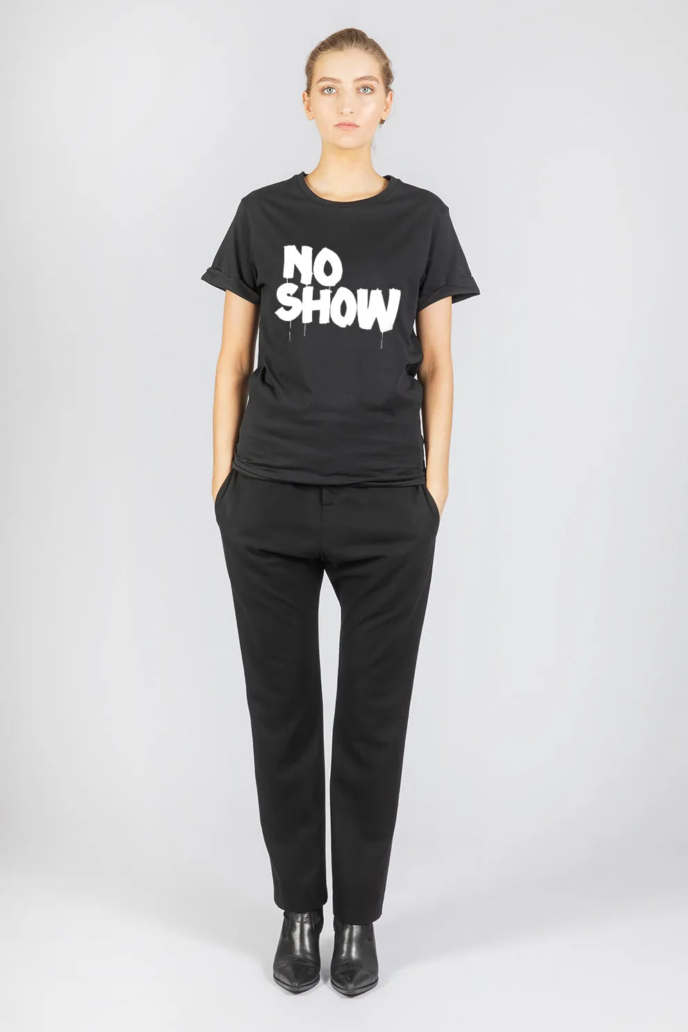 NO SHOW Black/White - Statement T-shirt